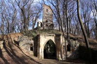 /album/fotogalerie-rozhledna-cibulka-v-praze-kosirich/dantovo-peklo-a-zricenina-s-vyhlidkou-cibulka-jpg1/